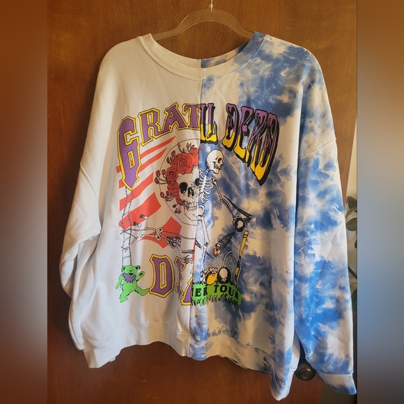 Divided Tops - Womens grateful dead graphic sweatshirt